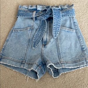 NWOT BRAND NEW Abercrombie paper bag shorts